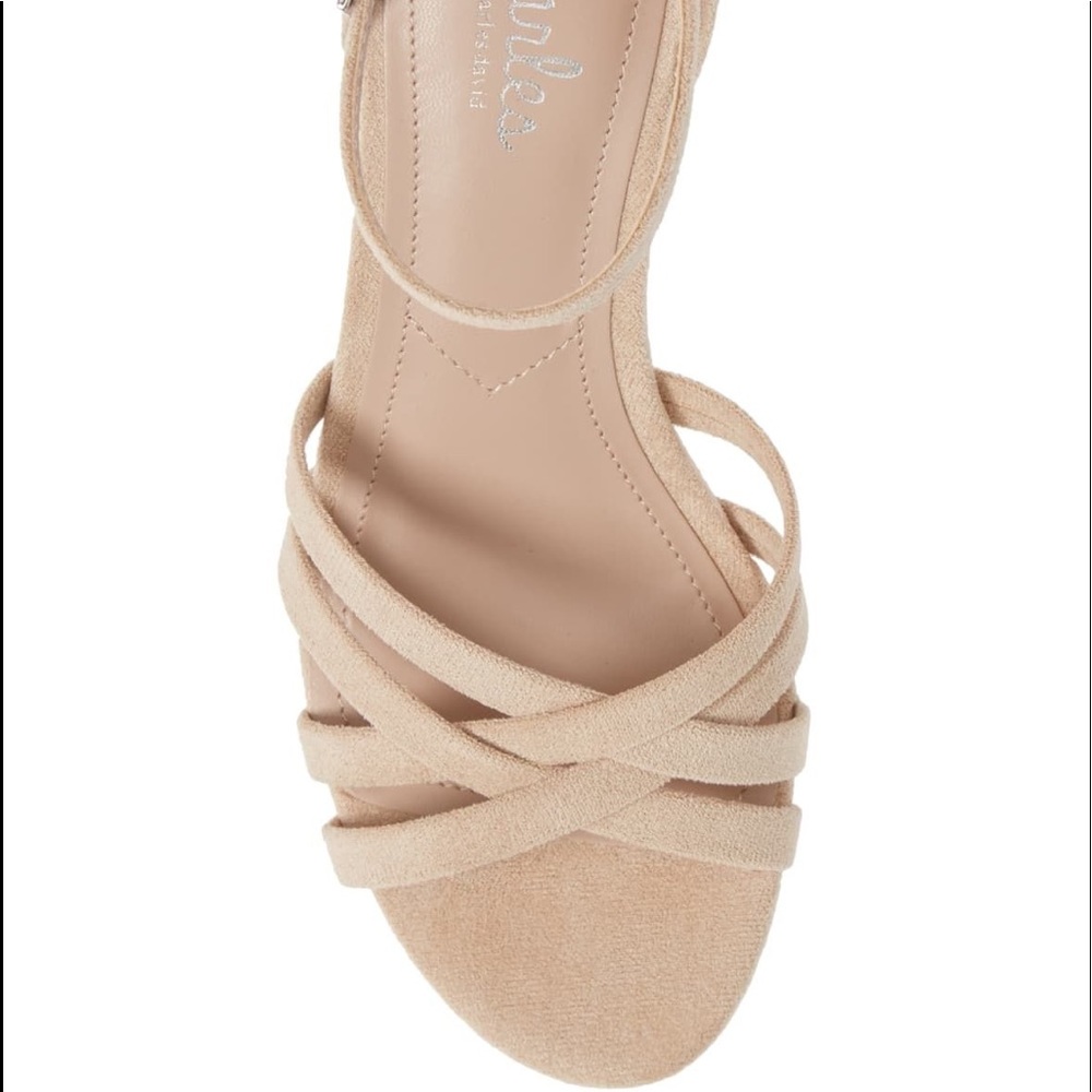 Charles David Gwenyth Wedge Sandal Nude - Picture 5 of 7